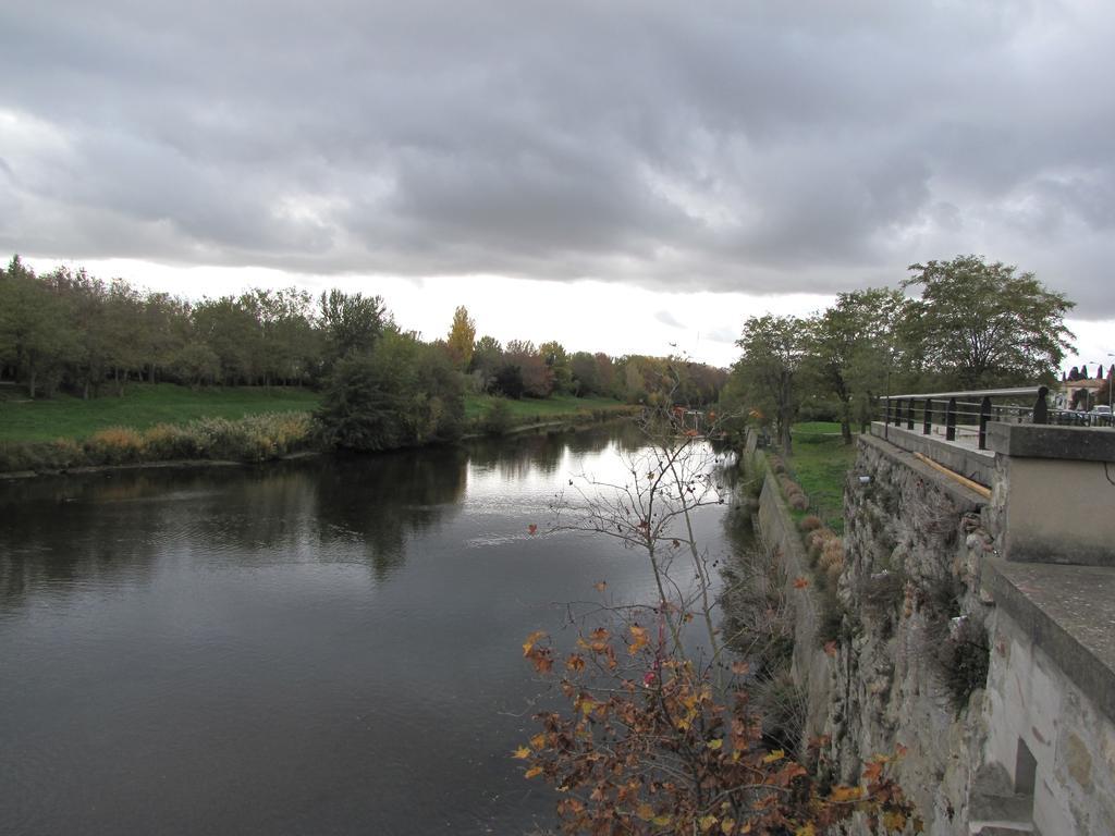 Cote Pont Vieux-self Check-in